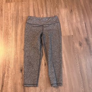 Heathered Gray Victoria’s Secret crop capris pants leggings size medium